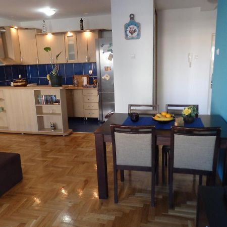 Apartment Erika 2 Нови-Сад Экстерьер фото