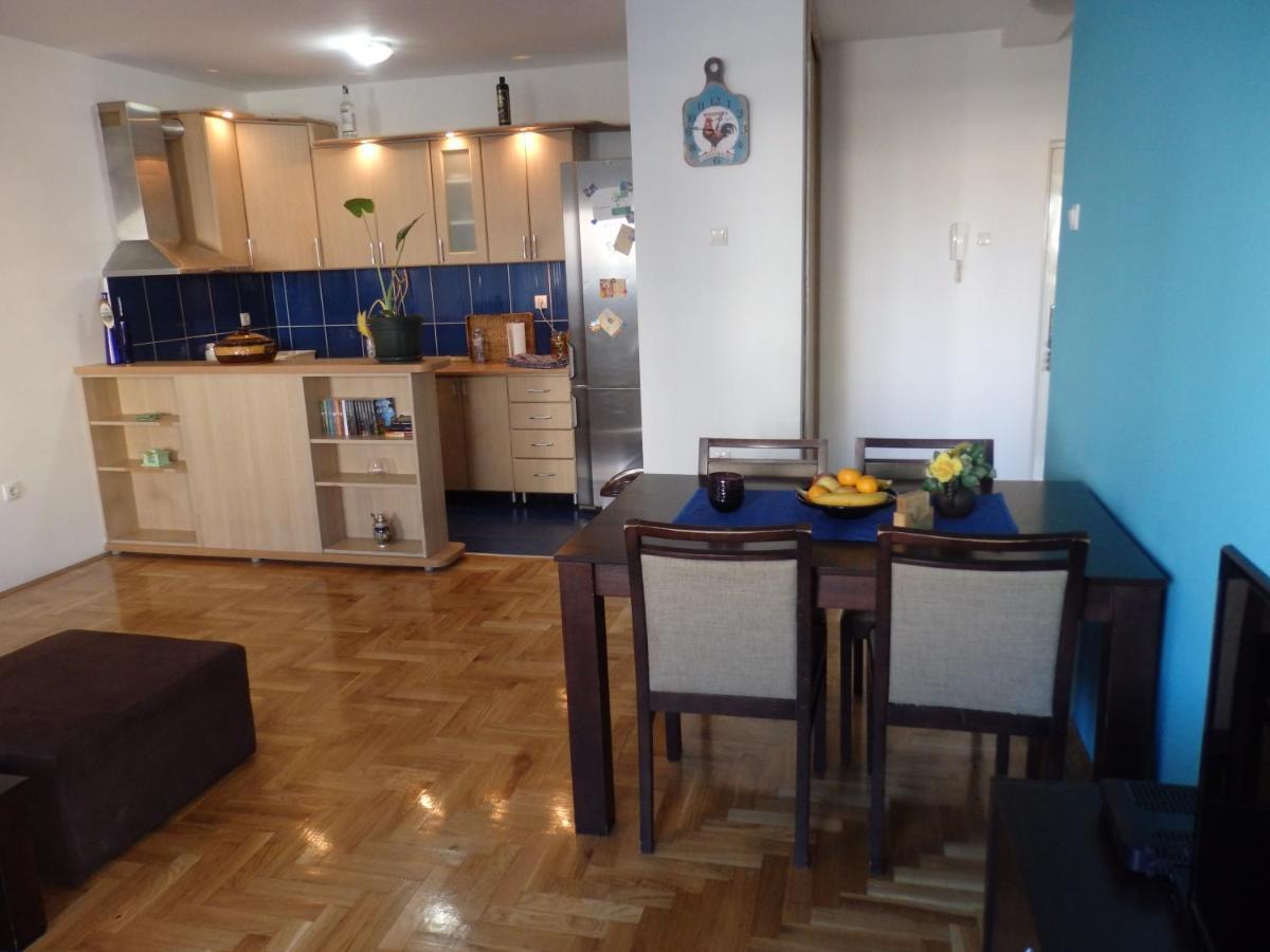 Apartment Erika 2 Нови-Сад Экстерьер фото